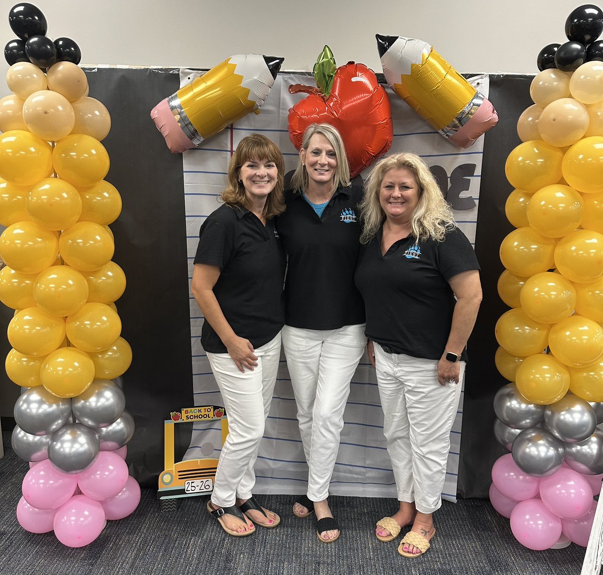 cfisdfiest's tweet photo. We had an AMAZING day welcoming new staff members! #CFISDSpirit https://t.co/2qIG1pppMB