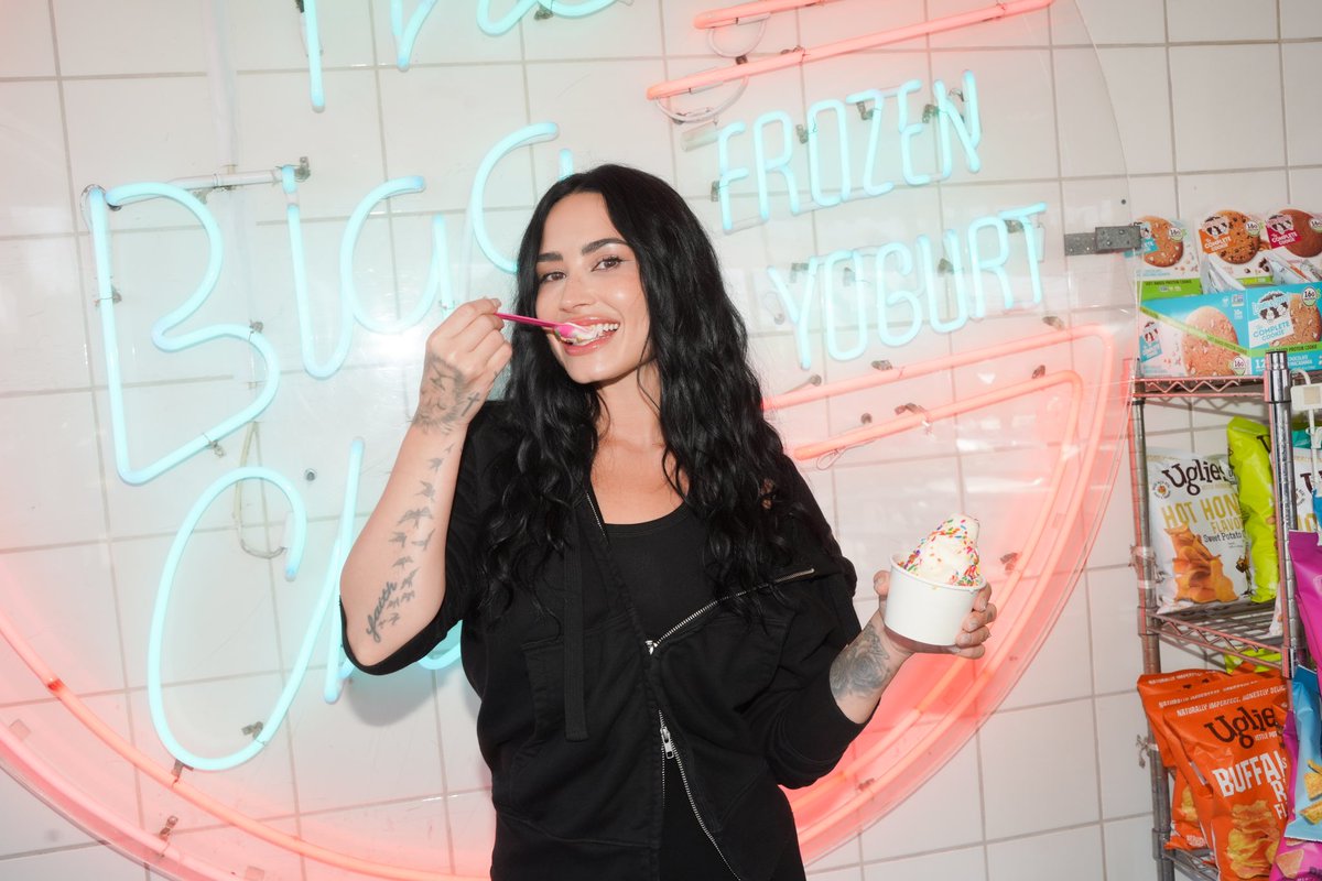 ddlovato's tweet image. 