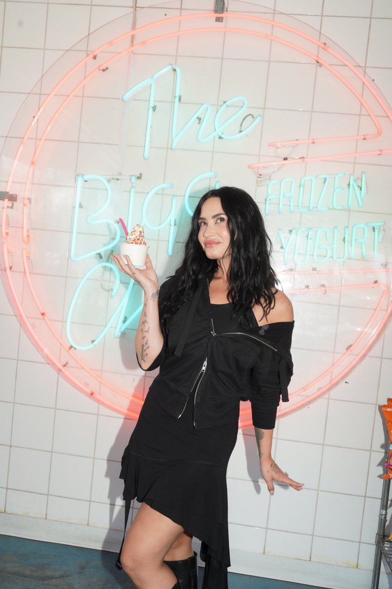 ddlovato's tweet image. 