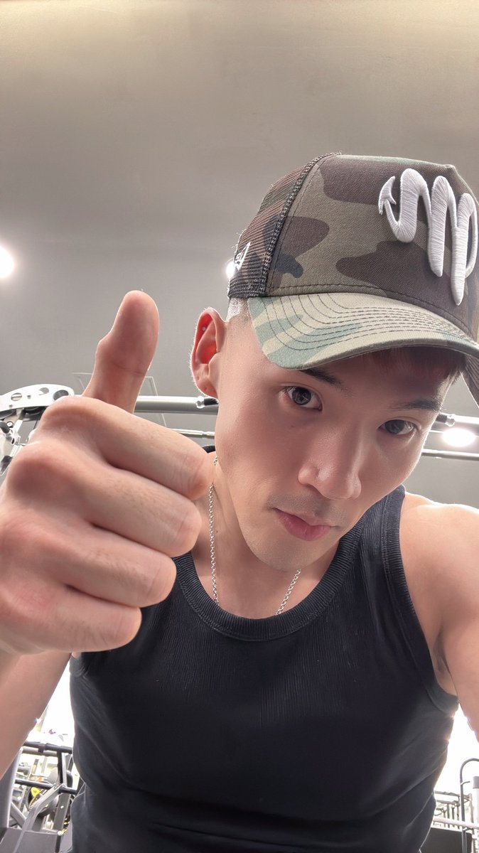 Kard_Chile's tweet image. 300725 —· #♣️ bxbble update

20: 47 KST
- Entrenamiento de pesas, después de boxear.

﹫☁️
cr. 4sominandbm ( trad. Inglés )