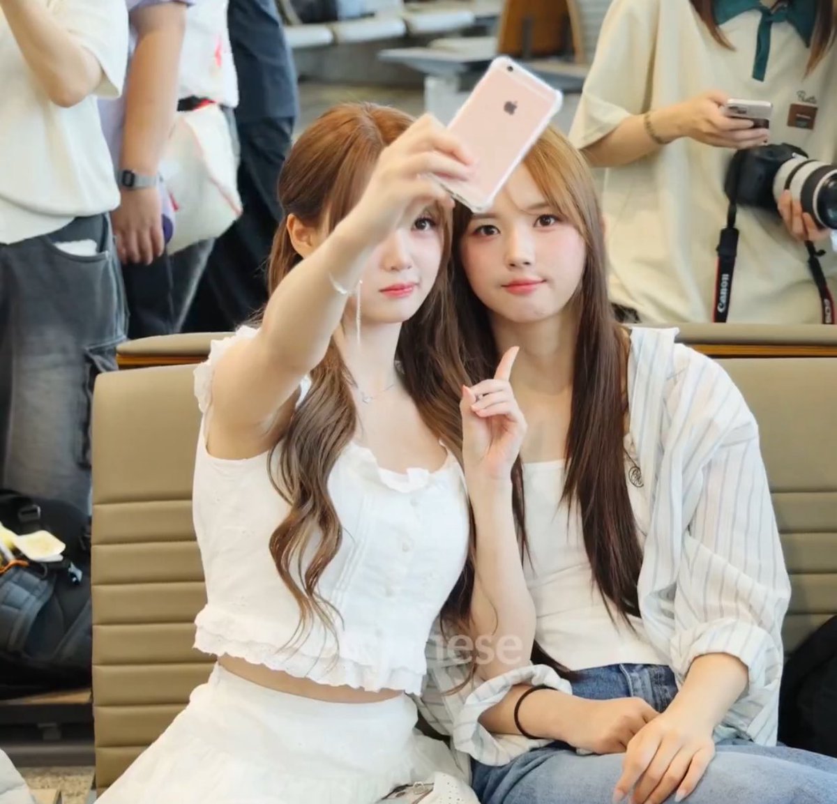 pause38_'s tweet image. 나는 원한다. 이 3개의 셀카를. 제발.