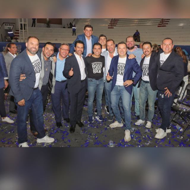 Gracias a quienes están sin pedir nada. A quienes escuchan y no se rajan.
Hay gente que no necesita título, pero se vuelve familia. Los que está en las buenas, en las malas… y en las peores. #DíaInternacionalDeLaAmistad