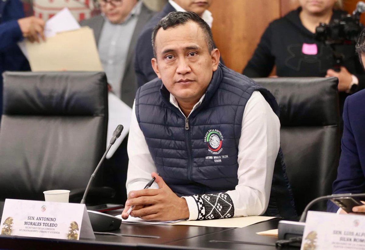 Ante la peor Crisis Humanitaria de este siglo por la que atraviesa #Gaza y #Cisjordania, <a href="/Nino_Morales1/">Antonino Morales Toledo</a> presentará Punto de Acuerdo en el <a href="/senadomexicano/">Senado de México</a> y urgió apoyo unánime para respaldar la postura de #Mexico ante la <a href="/ONU_es/">Naciones Unidas</a> <a href="/frecuencia2460/">frecuencia 2460</a>