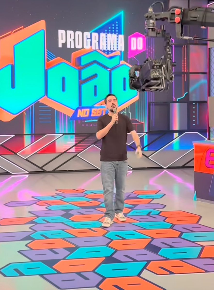 williamjornal's tweet image. Novidade na tela do SBT: o #ProgramaDoJoão estreia dia 9 de agosto, meia-noite!