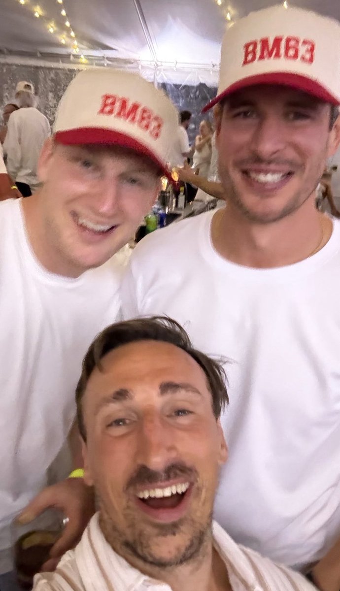 CL0ISLUVR's tweet image. #WHATISGOINGON