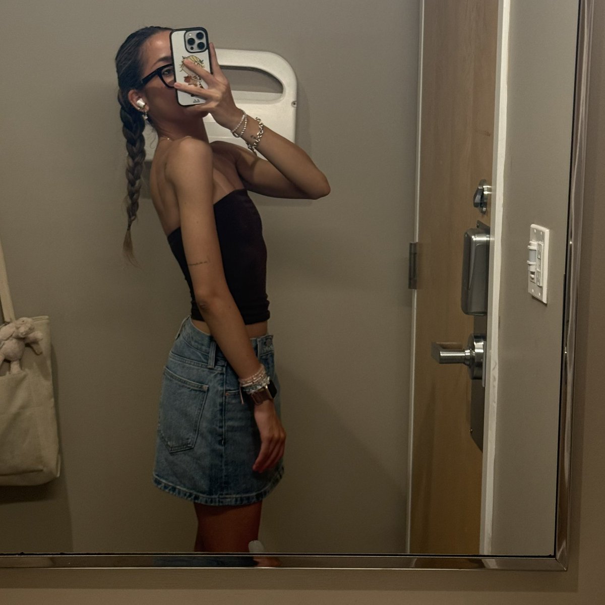 honeycrumbzs's tweet image. i have an apt with my psychiatrist coming up this friday and i lost like 10lbs since i last saw him… i wonder if he’ll notice and finally take me seriously