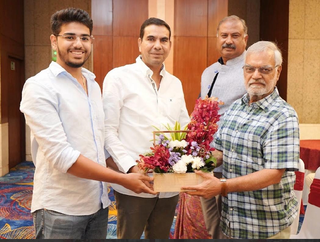 Pushpendra Bharadwaj (@pbhardwajinc) on Twitter photo मेरे मार्गदर्शक परम आदरणीय डॉ. सीपी जोशी जी के जन्मदिवस के शुभ अवसर पर गत रात्रि आयोजित भोज में भेंट कर हार्दिक शुभकामनाएं एवं बधाई प्रेषित की।
<a href="/INCRajasthan/">Rajasthan PCC</a>
<a href="/INCIndia/">Congress</a>
<a href="/drcpjoshi/">Dr. C.P. Joshi</a> मेरे मार्गदर्शक परम आदरणीय डॉ. सीपी जोशी जी के जन्मदिवस के शुभ अवसर पर गत रात्रि आयोजित भोज में भेंट कर हार्दिक शुभकामनाएं एवं बधाई प्रेषित की।
<a href="/INCRajasthan/">Rajasthan PCC</a>
<a href="/INCIndia/">Congress</a>
<a href="/drcpjoshi/">Dr. C.P. Joshi</a>