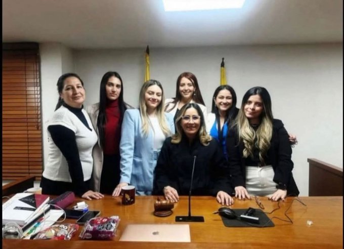 “La conducción de este proceso ha estado a cargo de mujeres que (…) han enfrentado con valentía incluso ataques machistas y cuestionamientos que no se habrían formulado quizá si quien decidiera fuera un hombre” —Sandra Liliana Heredia