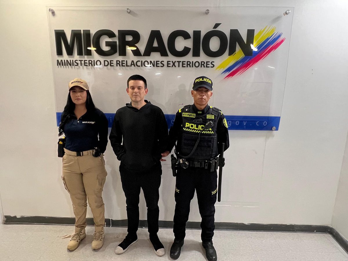 #ATENCIÓN | Migración Colombia confirmó que el exgobernador de Córdoba, Alejandro Lyons, fue dejado a disposición de las autoridades luego de ser deportado en vuelo desde los Estados Unidos. Es requerido por concierto para delinquir → wradio.com.co