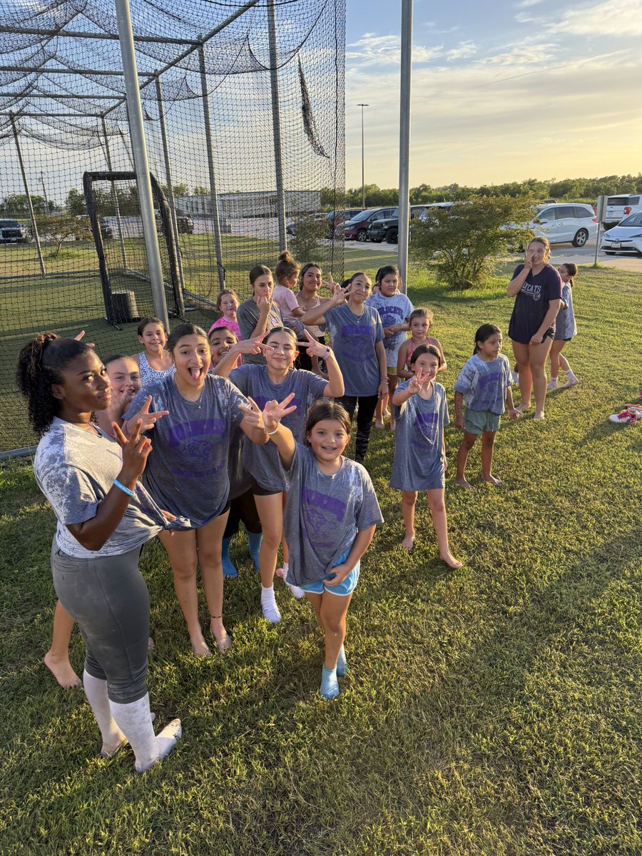 Corrina (@coachliscano) on Twitter photo Today we completed our softball camp! Enjoyed getting to work with all of these amazing young student athletes! Excited for our future Wildcats! 🤞🏼🐾🥎
<a href="/ElginSoftball/">Elgin Softball</a>
#OTOTOF #TWW #EXCELLENCE Today we completed our softball camp! Enjoyed getting to work with all of these amazing young student athletes! Excited for our future Wildcats! 🤞🏼🐾🥎
<a href="/ElginSoftball/">Elgin Softball</a>
#OTOTOF #TWW #EXCELLENCE