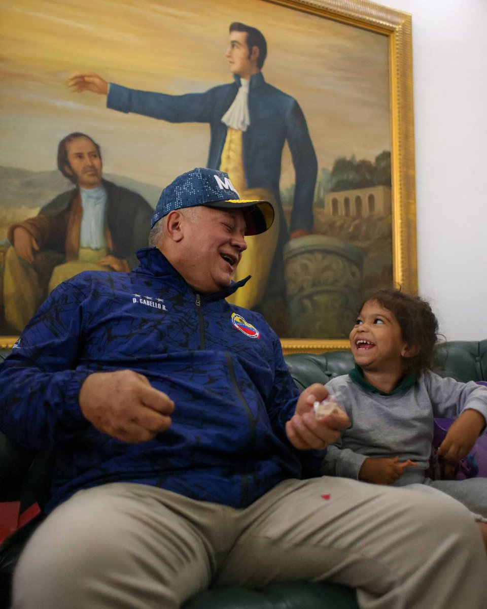 Con nuestros niños no se metan
<a href="/dcabellor/">Diosdado Cabello R</a> 
#NoHanPodidoNiPodrán