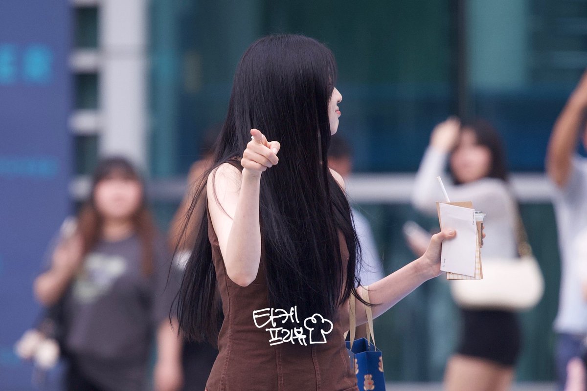 아~ 내 빵자님~💛 언제 이 몸을 구하러 와주실텐가요

#에이핑크 #오하영
#Apink #Hayoung <a href="/Apinkohy/">오하영</a> pre