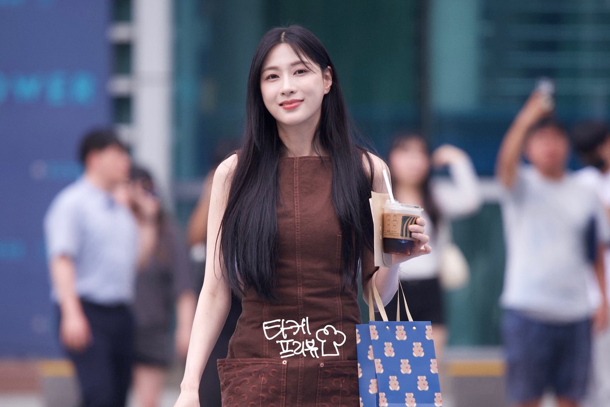takeme_excmark's tweet photo. 아~ 내 빵자님~💛 언제 이 몸을 구하러 와주실텐가요

#에이핑크 #오하영
#Apink #Hayoung @Apinkohy pre https://t.co/8e6OmEb7H1