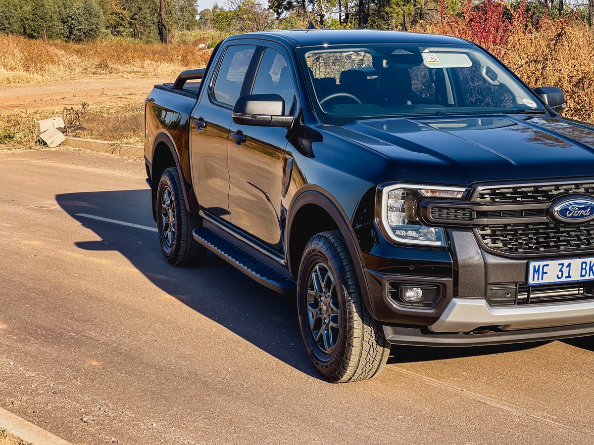 khuleonwheels's tweet image. Today in our garage, we welcome the Ford Ranger XLT. But this is no ordinary XLT. It comes kitted with Ford’s XLT Upgrade Pack, which includes a painted grille, sports bar, underbody protection, and 17-inch alloy sports…
 @FordSouthAfrica #FordSA #FordRanger #Ranger