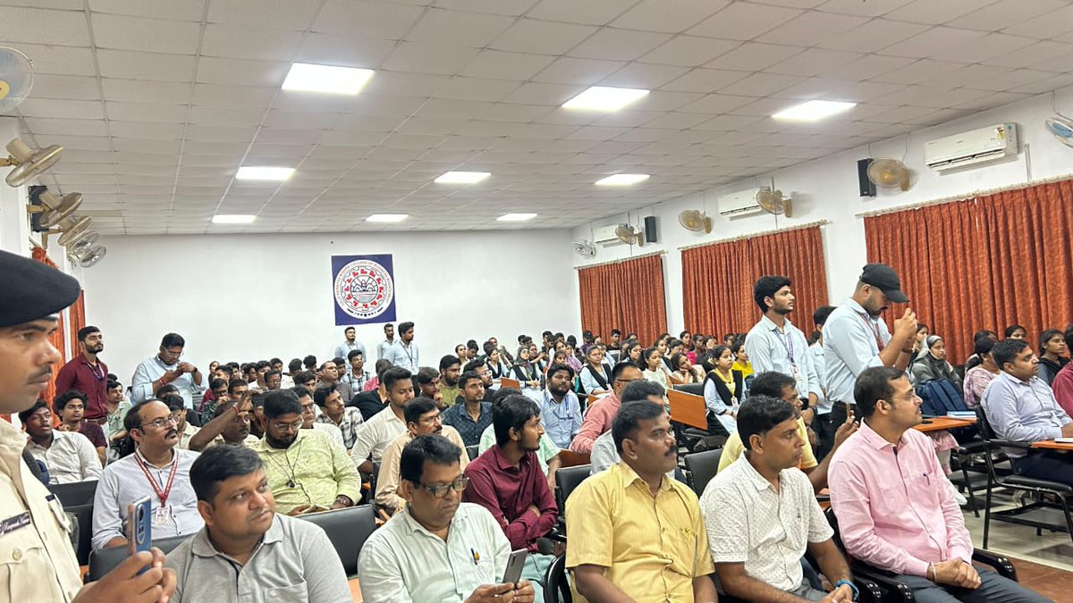 🚀 Bihar Idea Festival 2025 | Event | Muzaffarpur District

Bihar Idea Festival 2025 event in Muzaffarpur witnessed incredible energy and enthusiasm among aspiring youth!
The event spotlighted innovation, startup journeys, mentorship, and seed funding opportunities.

🌟 Brimming