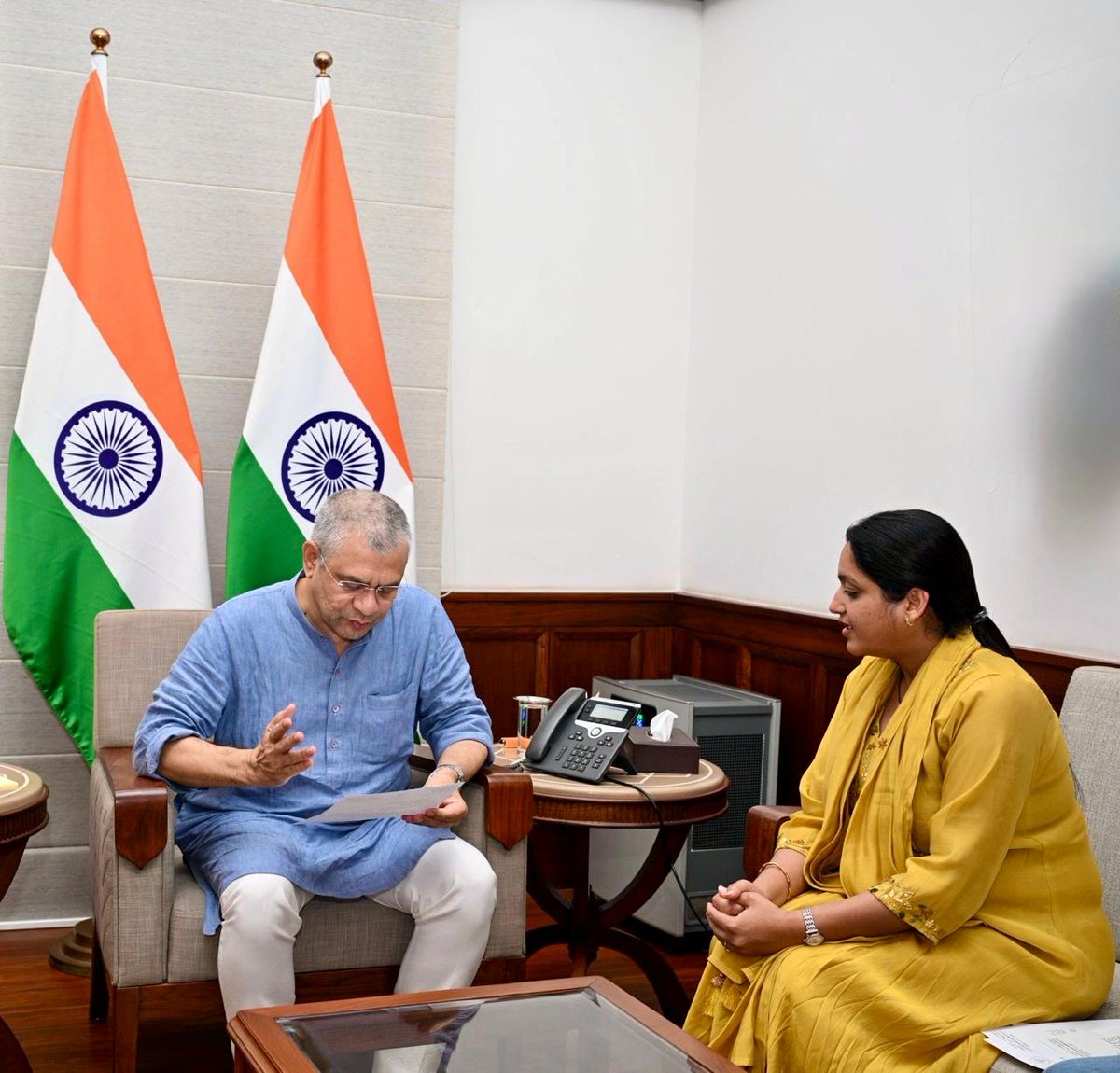 Priyanka Meghwal (Modi ka Parivar) (@balan_priyanka) on Twitter photo рд░реЗрд▓ рдордВрддреНрд░реА рдЖрджрд░рдгреАрдп рдЕрд╢реНрд╡рд┐рдиреА рд╡реИрд╖реНрдгрд╡ рдЬреА рд╕реЗ рдореБрд▓рд╛рдХрд╛рдд рдХрд░ рд╢реНрд░реАрдЧрдВрдЧрд╛рдирдЧрд░-рд╣рдиреБрдорд╛рдирдЧрдврд╝ рд▓реЛрдХрд╕рднрд╛ рдХреЗ рд▓рд┐рдП рддреАрди рдЯреНрд░реЗрдиреЛрдВ рдХреЗ рд╡рд┐рд╕реНрддрд╛рд░ рд╡ рд╣рдиреБрдорд╛рдирдЧрдврд╝ рдХреЗ рд▓рд┐рдП рд╡рд╛рд╢рд┐рдВрдЧ рд▓рд╛рдЗрди рджреЗрдиреЗ рдкрд░ рдЖрднрд╛рд░ рд╡реНрдпрдХреНрдд рдХрд┐рдпрд╛ред рдЗрд╕рдХреЗ рдЕрд▓рд╛рд╡рд╛ рд▓реЛрдХрд╕рднрд╛ рдХреНрд╖реЗрддреНрд░ рдХреА рд░реЗрд▓рд╡реЗ рд╕реЗ рдЬреБрдбрд╝реА рдЕрдиреЗрдХ рдорд╛рдВрдЧреЗ рд░рдЦреА -
тАврдЕрдиреВрдкрдЧрдврд╝ рд╕реЗ рд░рд╛рдпрд╕рд┐рдВрд╣рдирдЧрд░ рддрдХ рдирдИ рд░реЗрд▓ рд▓рд╛рдЗрди рдмрд┐рдЫрд╛рдиреЗ рдХреЗ 1/3 рд░реЗрд▓ рдордВрддреНрд░реА рдЖрджрд░рдгреАрдп рдЕрд╢реНрд╡рд┐рдиреА рд╡реИрд╖реНрдгрд╡ рдЬреА рд╕реЗ рдореБрд▓рд╛рдХрд╛рдд рдХрд░ рд╢реНрд░реАрдЧрдВрдЧрд╛рдирдЧрд░-рд╣рдиреБрдорд╛рдирдЧрдврд╝ рд▓реЛрдХрд╕рднрд╛ рдХреЗ рд▓рд┐рдП рддреАрди рдЯреНрд░реЗрдиреЛрдВ рдХреЗ рд╡рд┐рд╕реНрддрд╛рд░ рд╡ рд╣рдиреБрдорд╛рдирдЧрдврд╝ рдХреЗ рд▓рд┐рдП рд╡рд╛рд╢рд┐рдВрдЧ рд▓рд╛рдЗрди рджреЗрдиреЗ рдкрд░ рдЖрднрд╛рд░ рд╡реНрдпрдХреНрдд рдХрд┐рдпрд╛ред рдЗрд╕рдХреЗ рдЕрд▓рд╛рд╡рд╛ рд▓реЛрдХрд╕рднрд╛ рдХреНрд╖реЗрддреНрд░ рдХреА рд░реЗрд▓рд╡реЗ рд╕реЗ рдЬреБрдбрд╝реА рдЕрдиреЗрдХ рдорд╛рдВрдЧреЗ рд░рдЦреА -
тАврдЕрдиреВрдкрдЧрдврд╝ рд╕реЗ рд░рд╛рдпрд╕рд┐рдВрд╣рдирдЧрд░ рддрдХ рдирдИ рд░реЗрд▓ рд▓рд╛рдЗрди рдмрд┐рдЫрд╛рдиреЗ рдХреЗ 1/3