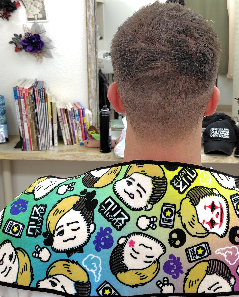 新宿FACEの前に💇🏻‍♂️いってらっしゃ～い😊🤟クリスがいっぱいタオルかわえぇ😍🫰ご来店ありがとうございました☺️🙏✨
