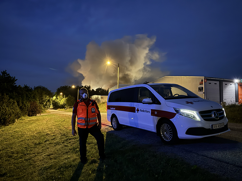 Fredrikstad Røde Kors <a href="/Hjelpekorps/">Røde Kors Hjelpekorps</a> har i natt bidratt med 5 mannskaper og 4 biler ved brann i industribygg på Rolvsøy. Brannvesenet melder at brannen er under kontroll. Etterslokking pågår.