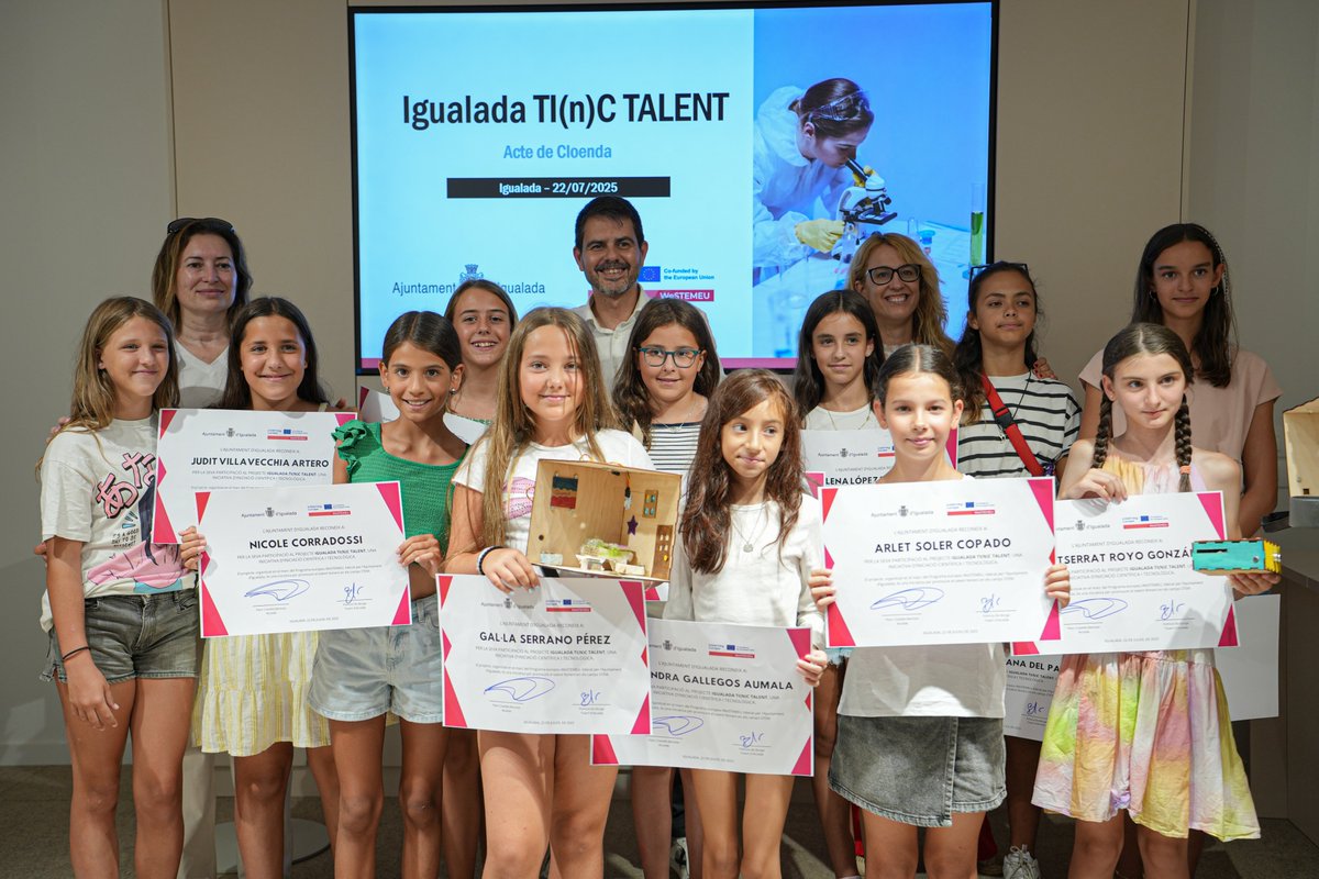 Les alumnes de 5è han presentat els seus 4 projectes del programa europeu WeSTEM! 
Amb la presentació i el lliurament de diplomes, tanquem un curs ple d’aprenentatges.
Gràcies a famílies, <a href="/inquiet/">Inquiet Pierre</a>, <a href="/codelearn/">Codelearn</a> i @espaimalla per fer-ho possible! #WeSTEM #STEMgirls