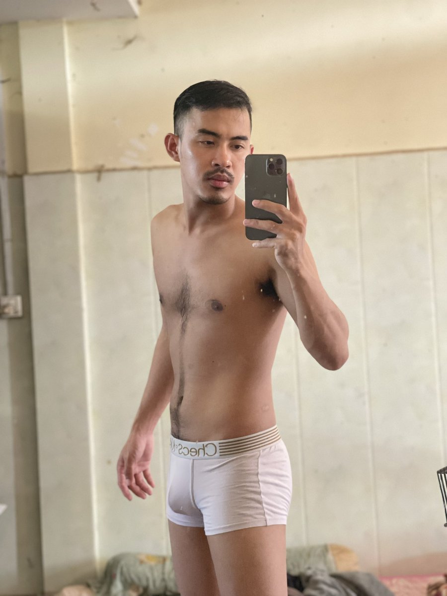 SaoToeu99145's tweet photo. ខ្ញុំម្ចាស់អាខោល ចង់ដឹងរឿងអីសួរខ្ញុំ👌 https://t.co/uo7uomJVR3