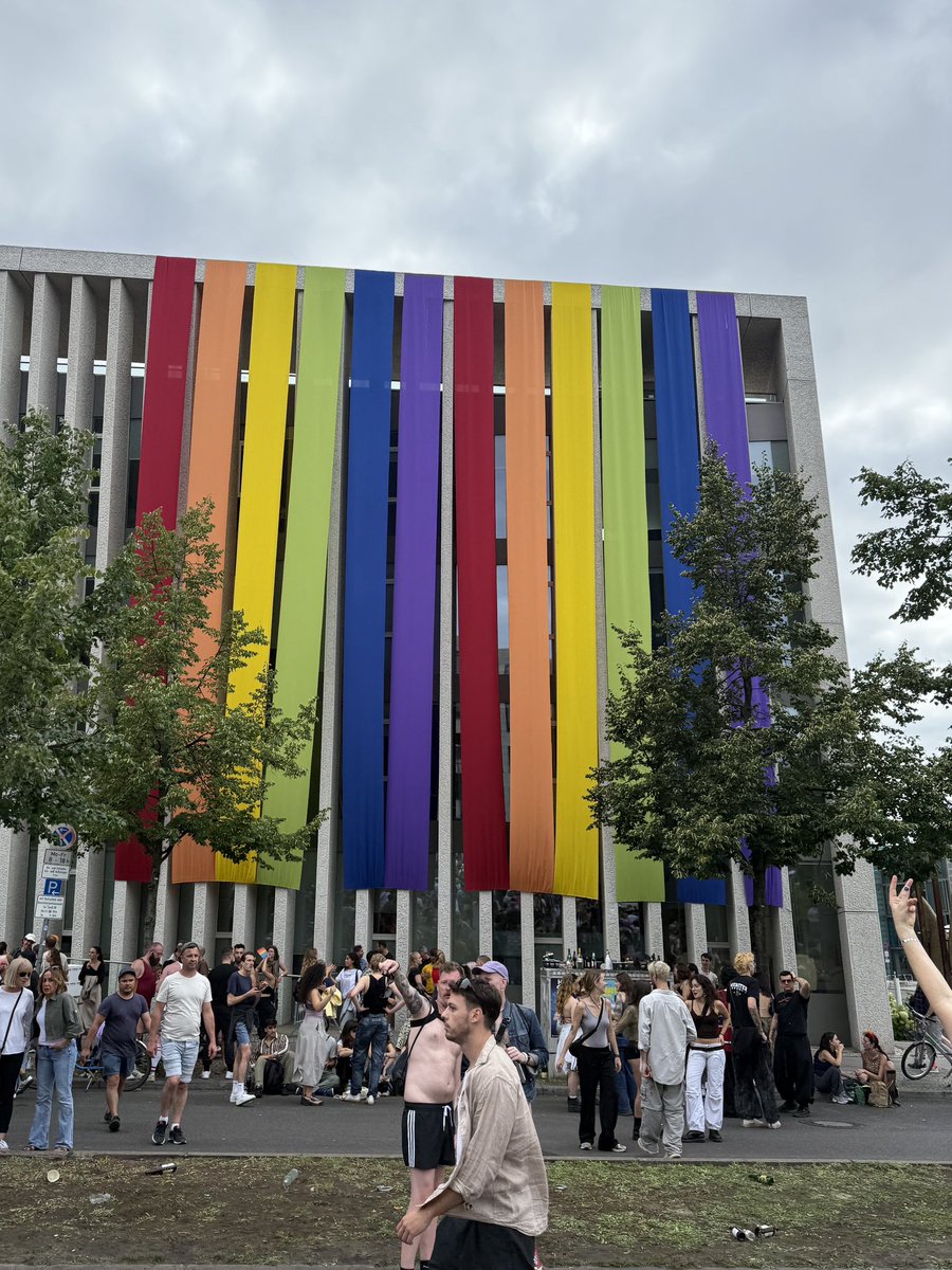 _roham_'s tweet photo. Like that… 🫠
#berlinpride #CSDBerlin #csd2025 https://t.co/i43xWsWgrc