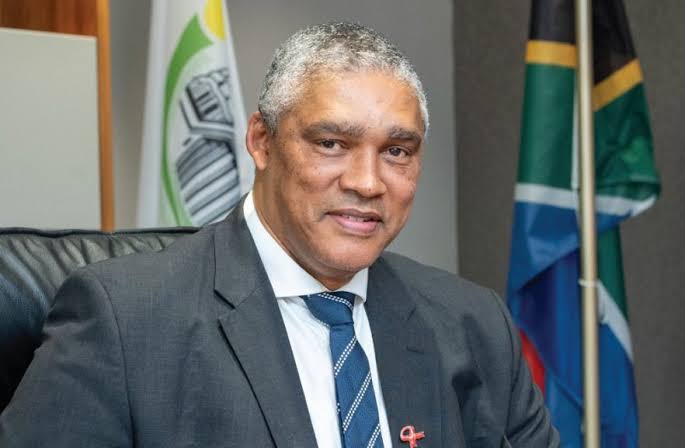 Johan Mettler served as City Manager under Atholl Trollip in Nelson Mandela Bay. He was excellent. When Trollip was removed, he was hounded out of the city for fighting corruption, detailed in the book "How to steal a city?". Tshwane's ActionSA/ANC/EFF are now doing the same