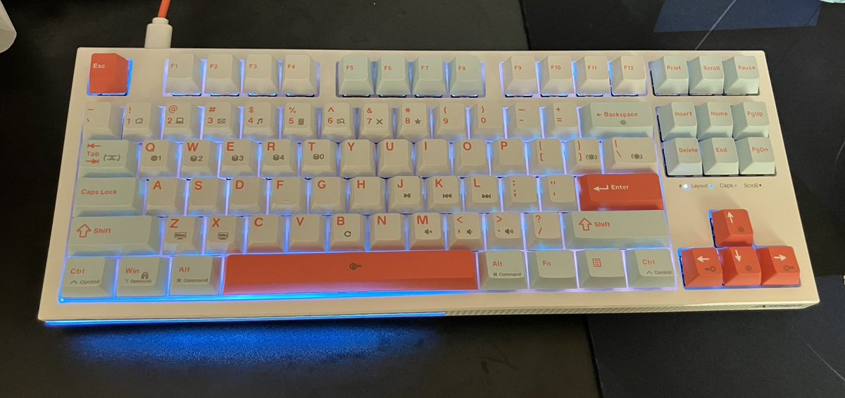 編集専用で新たなキーボード買いました