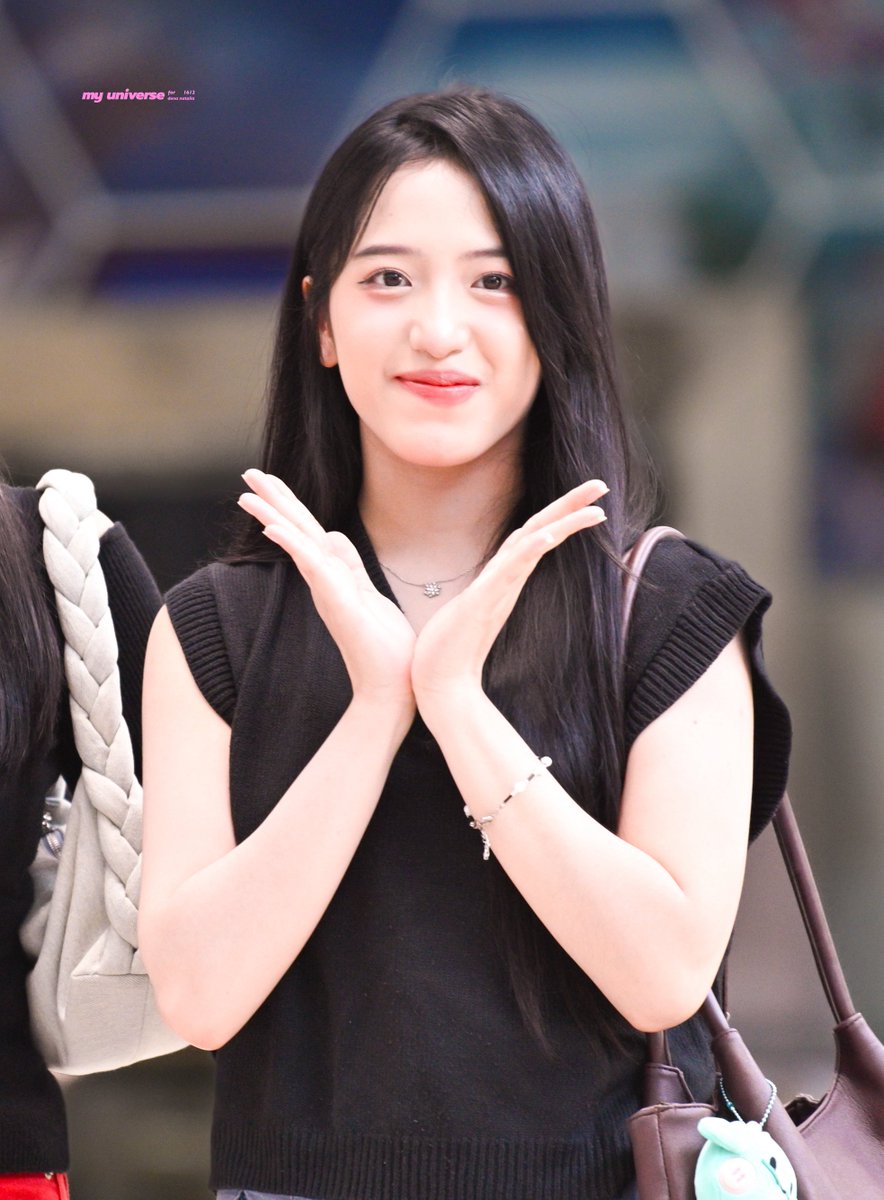 and you’ve got a smile that could light up this whole town💫

<a href="/Danella_JKT48/">Dena Natalia</a>
