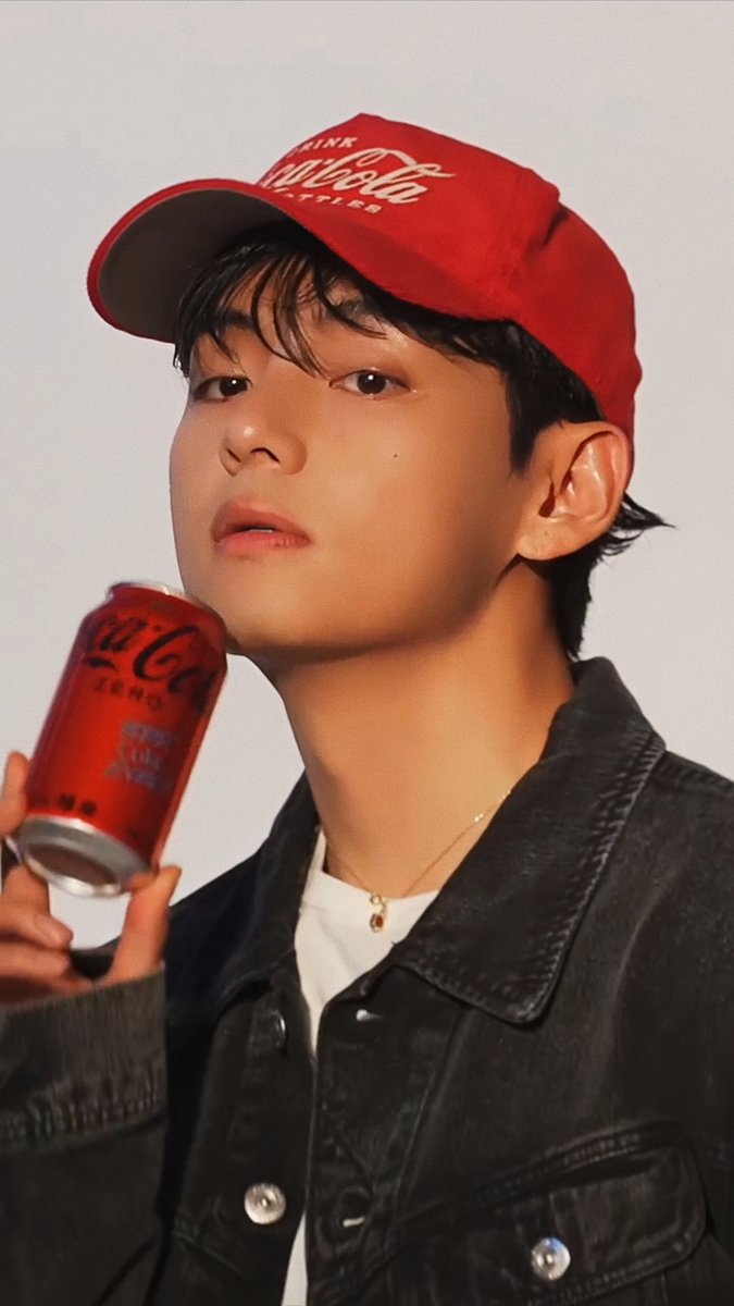 _nuna_V's tweet photo. 태형이💜
TAEHYUNG COCA COLA AMBASSADOR
KIM TAEHYUNG X COKE ZERO
#TaehyungxCocaCola
#VxCocaCola https://t.co/1cTebRB34w