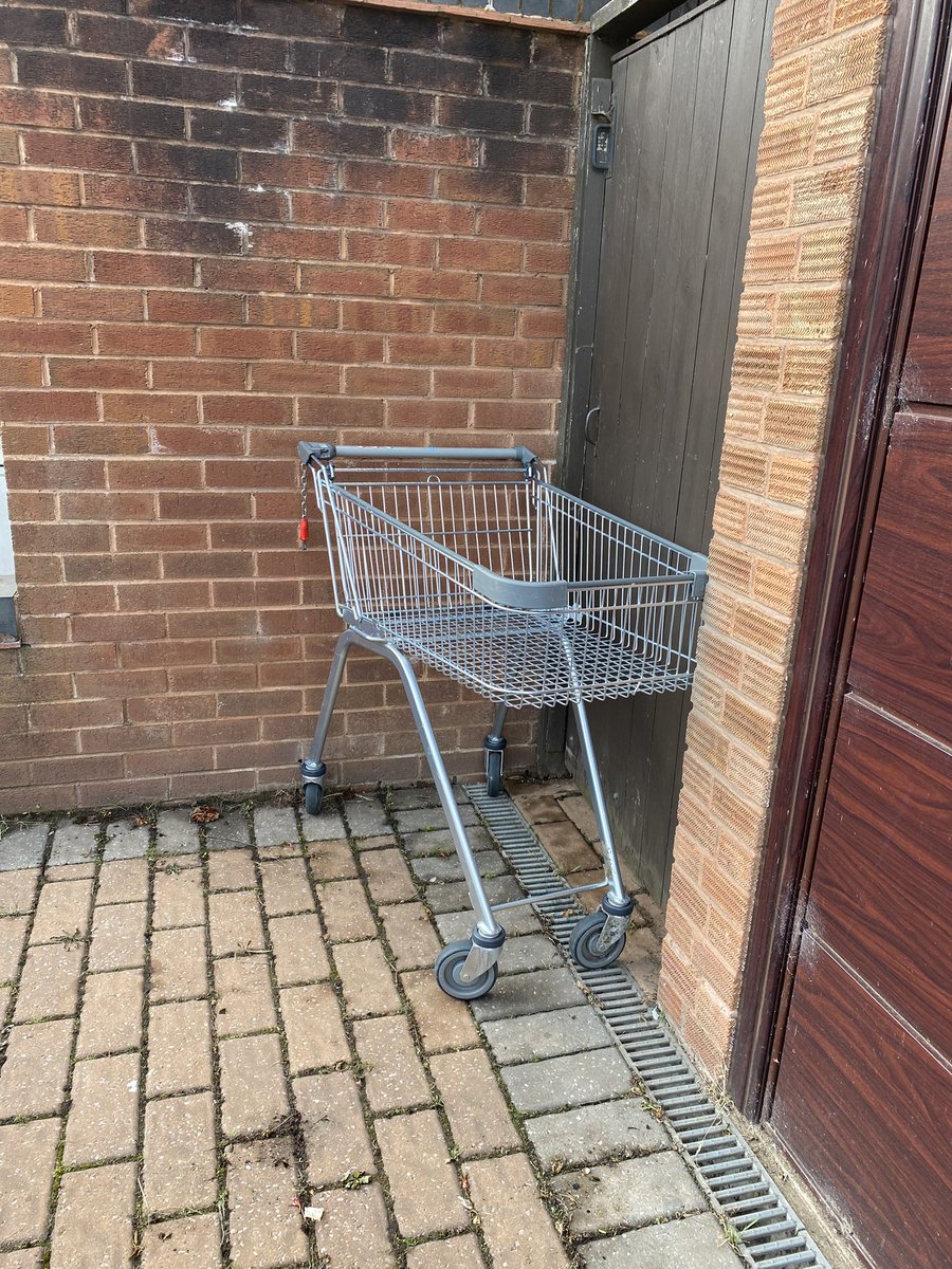 6_differentways's tweet photo. @AldiUK My dad saved one of your trolleys from youths having a ride in it! He has emailed to see if you want it back but no reply! Help! It’s lonely! https://t.co/03A4z0hV6f