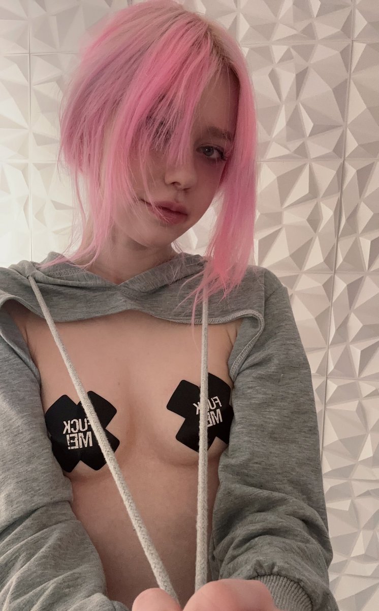 I have pink hair again