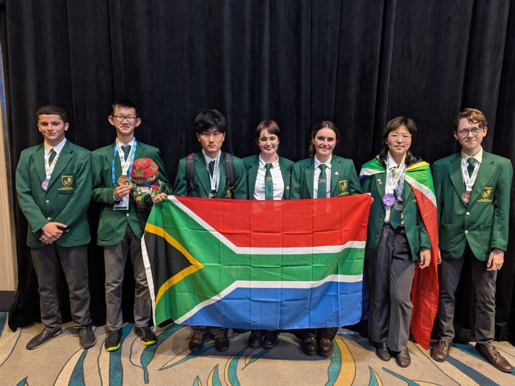 I often disagree with Jansen, but on this issue he is spot-on. So let me also clear some things up about this SA team for the 2025 International Mathematics Olympiad for all those race baiters, professional victims and other bottom-feeders who jumped on this pic.
(1/12)
