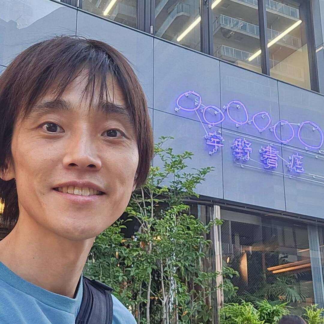 宇野常寛さん <a href="/wakusei2nd/">宇野常寛</a> が個人書店を出したっていうことで、取材に行ってきました！
こういう趣味的な場所、絶対に街にあったほうがいいよね！
なんなら、みんながこういうことやってる場所があったら最高だなー！
ift.tt/TwZ1qta