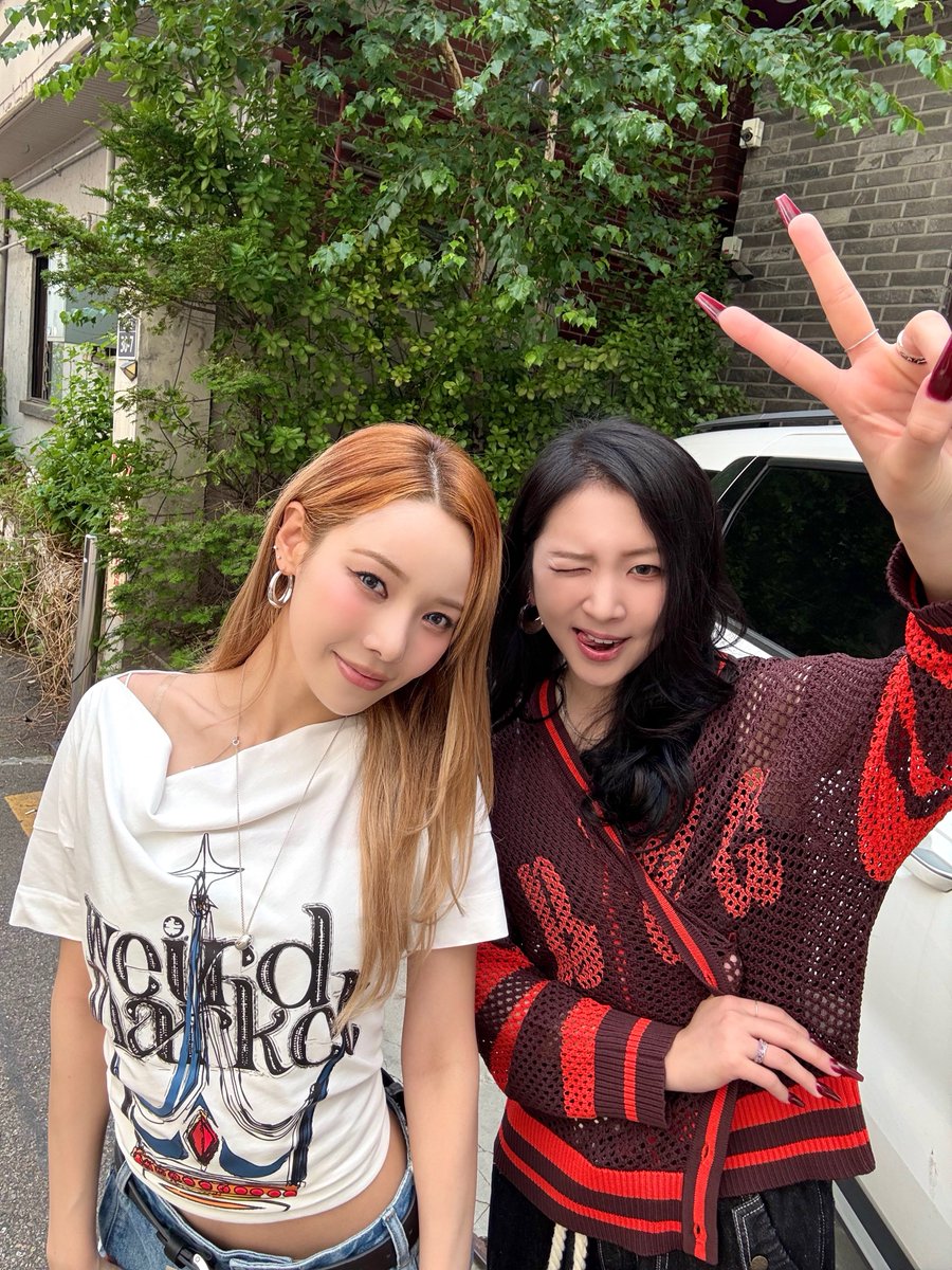 KARD_Official's tweet image. [🎥]
어느 혼성그룹 카드가 있었슨. 모든 오해를 풀겠슨. “솔직히 말해 너희 사귀지?” ??:"웩" | 취미명세서 EP.5 | 의뢰인 KARD(카드) 전소민&amp;amp;전지우

🔗 youtu.be/gCv6Mw6xzs4?fe…

#KARD #카드
#SOMIN #전소민 #JIWOO #전지우
#취미명세서