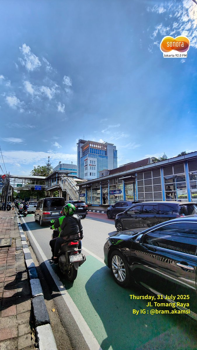 14.45 #lalinSonora

Lalulintas di Tomang sudah padat, mulai dari setelah jembatan Tomang. Arah sebaliknya Tomang - Caringin ramai lancar. <a href="/bram92/">bram92</a>