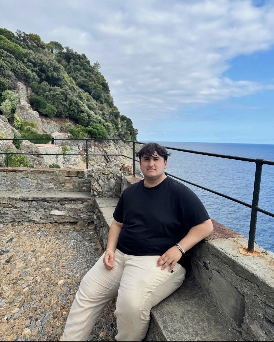 El #Tsunami arrojó a esta ballena.
🐼🤭🤭🤭🐋