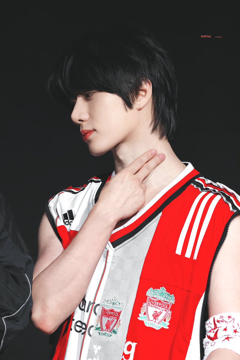 250729  팬사인회❤️

#투모로우바이투게더  #TOMORROW_X_TOGETHER 
#범규 #BEOMGYU #ボムギュ #崔杋圭