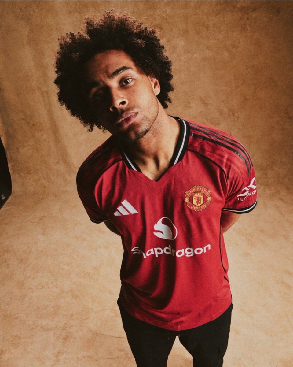 Fuck ego! I'm following every Manchester United fan that likes and RT this tweet. Must be following me too