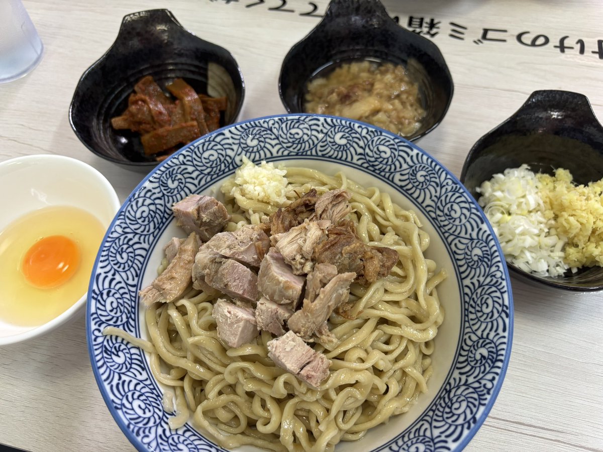 Akkey@幸手

冷やし豚そば
ニンニク少なめ
辛メンマ
薬味

辛メンマしっかり辛くて良き！

さよなら グッバイ
また逢う日まで

ご馳走様でした🙌