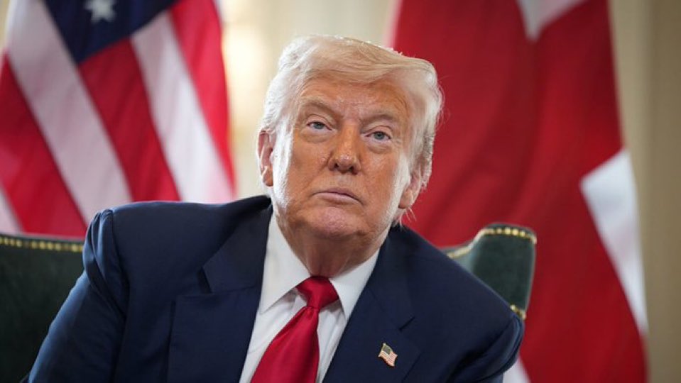 पहले अमेरिका और ब्रिटेन ने ईरान इराक़ के तेल ढूँढने में सहायता करके उन्हें बर्बाद कर दिया 

अब अमेरिका कह रहा है वो तेल रिज़र्व डेवलप करने में पाकिस्तान की सहायता करेगा 

पाकिस्तान का भत्ता पहले से ही बैठा हुआ है अब और बैठ जायेगा 🤣

@ArunKosli <a href="/aditya_pandit08/">Aditya bajirao Mishra</a> <a href="/Biharibabu1133/">बिहारी बाबू</a>