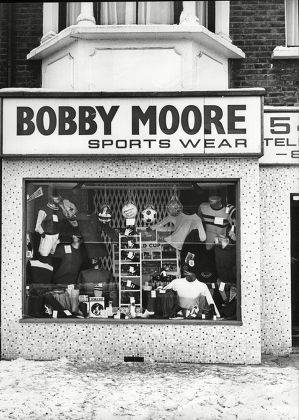 x west ham united nostalgia page boleyn badges tweet media