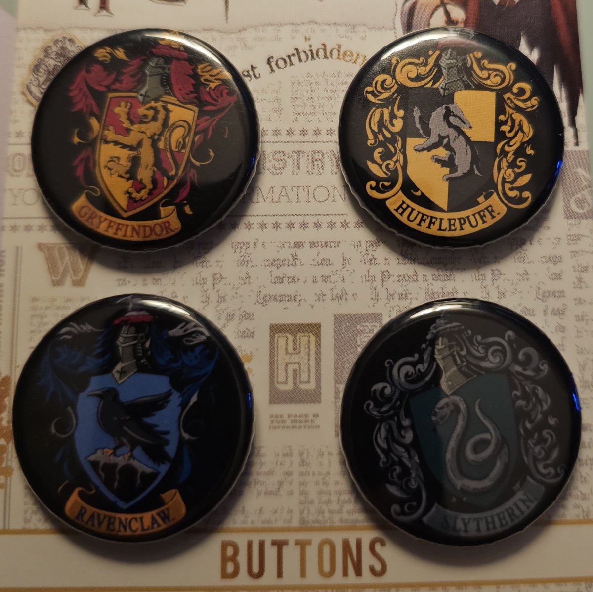 XWinterEyeX's tweet photo. Button pins sale! (Shipping already added)
$6 (1 pin) $8.30 (2 pins) $12 (3 pins) $15 (4 pins)
$18.30 (5 pins) $22 (6 pins) $25.30 (7 pins)
$29 (8 pins) $32.30 (9 pins) $36 (ALL)
#selling #Buttonpins #HarryPotter #Batman #Superman #TheFlash #GreenLantern #Halloween https://t.co/nelxWDNcU6