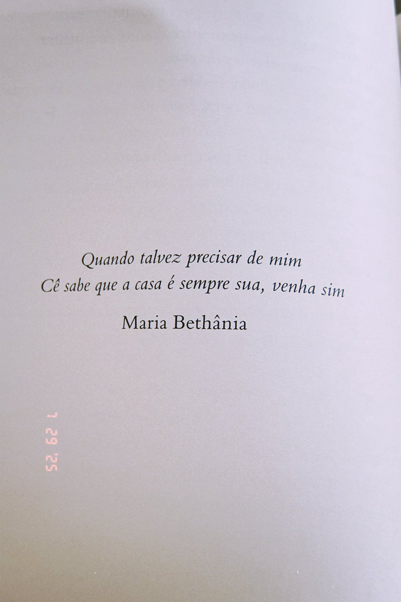 ItsMeDaniele_'s tweet photo. 📖: o mundo que habita em mim (musica da mpb citadas) https://t.co/Omb1aB3bNA
