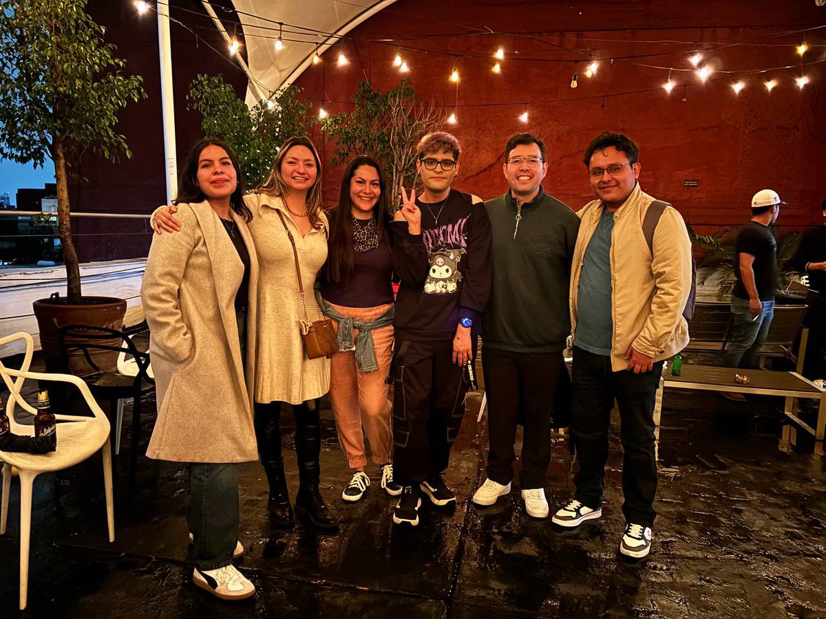 Arbitrum Ambassador 's 💙,🧡
10 años de ethereum con <a href="/ETHCincoDeMayo/">ETH Cinco De Mayo 🔜 Devconnect</a> 

<a href="/arbitrum_esp/">Arbitrum Español</a> <a href="/ETHGlobal/">ETHGlobal</a>