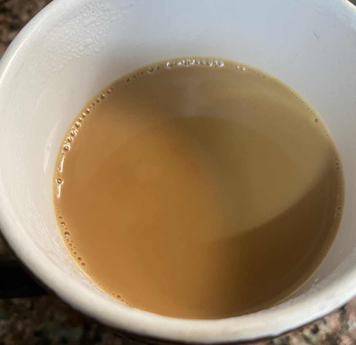 आसाम के ख़ूबसूरत बागानों की पत्तियो से बना ☕️ 
आपके लिए पेश हैं 
दानेदार अदरक 🫚 इलायची वाली सुंदर चाय 

राधे राधे ❤️