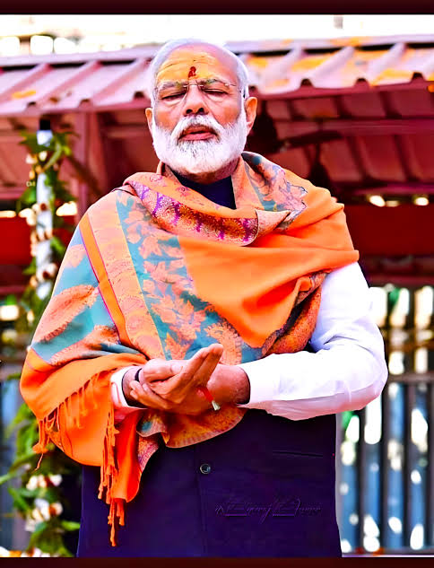 जयहिन्द🚩
ऑपरेशन महादेव के बाद ही ऑपरेशन शिवभक्ति का प्रहार
सुरक्षाबल का अचूक चक्रव्यूह दिए घेर दो आतंकियों को मार।
विपक्ष का तो विचित्र रवैया दिए मार आतंकी फिर भी सवाल
क्यों सोमवार को ही इनकाउन्टर पूछ रहे सठ मुलायम के लाल?
ब्रह्मा भी नहीं कर सकते कभी भारत के विपक्ष को तो संतुष्ट