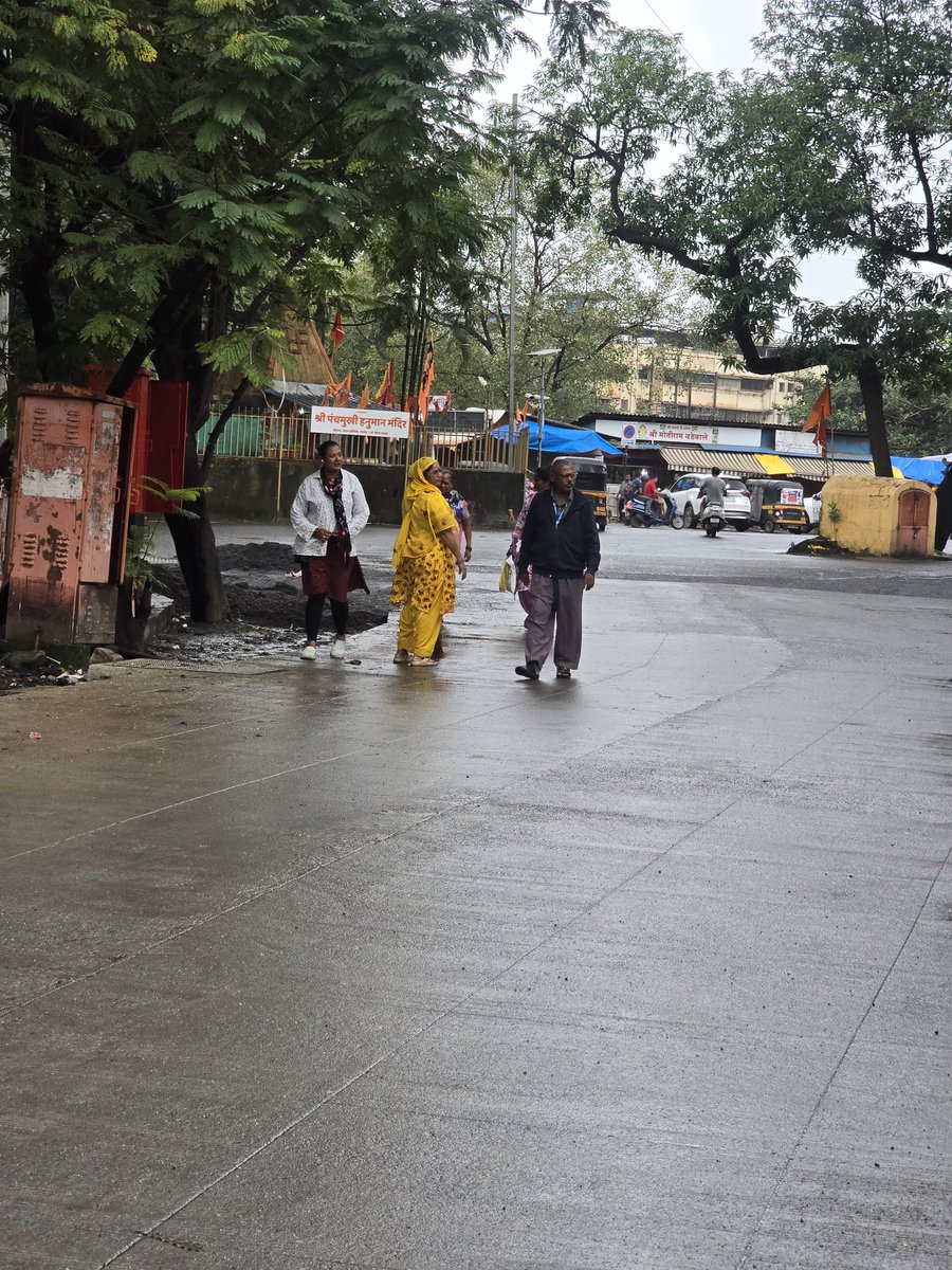 पनवेल महानगर पालिकेचे सफाई पर्यवेक्षक व सफाई कामगार हे काम करत असताना पनवेल महापालिकेने दिलेले गणवेश परिधान करत नसल्याचे दिसून येते तसेच कोणतीही सुरक्षा त्यांना प्रदान केलेली दिसून येत नाही. उदा. हँडग्लोज, बूट आदी साहित्य. नवतरुण मुलांना गणवेश घालून काम करण्यास लाज वाटत असावी