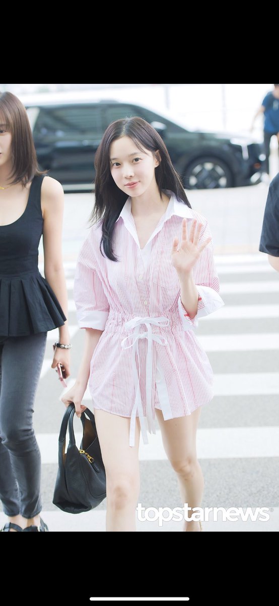 The bag is also from gucci 👀👀

#WINTER  #윈터 #에스파 #에스파윈터
#ウィンター #金旼炡