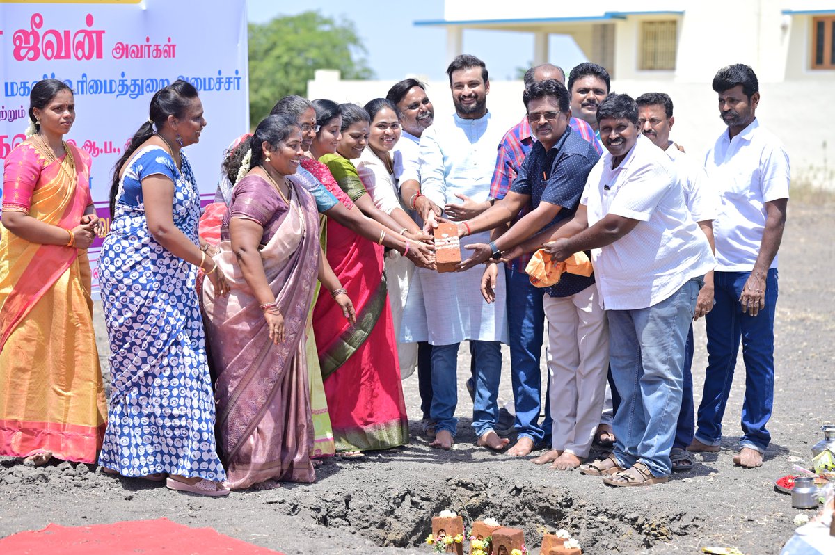 Dhinesh Rodi (@dhineshrodi) on Twitter photo கோவில்பட்டியில் 7.13 கோடி மதிப்பீட்டில் கோவில்பட்டி கடலை மிட்டாய் உற்பத்தி குறுங்குழுமத்திற்க்கு அடிக்கல் நாட்டப்பட்டது. இந்த நிகழ்வில் குழந்தைகள் நல மற்றும் பெண்கள் மேம்பாட்டுதுறை அமைச்சர் அன்பிற்குரிய திருமதி <a href="/geethajeevandmk/">P. Geetha Jeevan</a> அவர்கள் கலந்து கொண்டார். கோவில்பட்டியில் 7.13 கோடி மதிப்பீட்டில் கோவில்பட்டி கடலை மிட்டாய் உற்பத்தி குறுங்குழுமத்திற்க்கு அடிக்கல் நாட்டப்பட்டது. இந்த நிகழ்வில் குழந்தைகள் நல மற்றும் பெண்கள் மேம்பாட்டுதுறை அமைச்சர் அன்பிற்குரிய திருமதி <a href="/geethajeevandmk/">P. Geetha Jeevan</a> அவர்கள் கலந்து கொண்டார்.