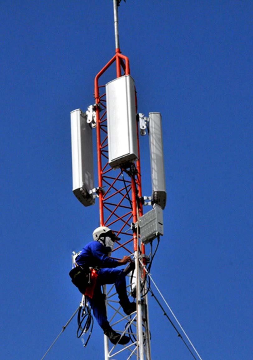 Más portadoras, mejor conectividad.  
<a href="/ETECSA_Cuba/">ETECSA</a> continúa ampliando sus capacidades: el incremento de nuevas portadoras en la red móvil marca un paso firme hacia una experiencia más fluida y estable para los  usuarios. Más calidad, más alcance. #EtecsaConCuba